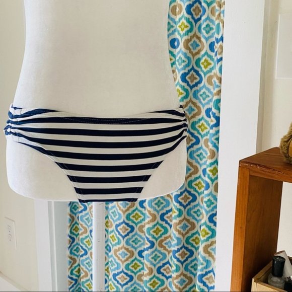 Lands' End Retro-inspired navy blue and white striped bikini (size 6) - Picture 6 of 13
